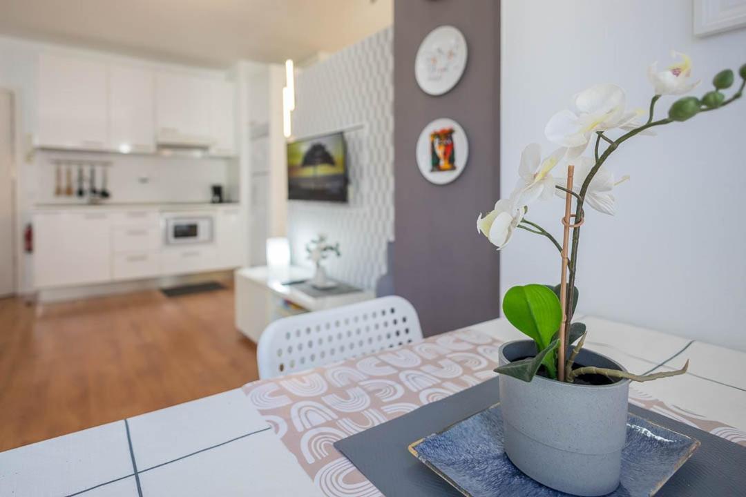 Lujan Suite Playa Las Canteras Лас-Пальмас-де-Гран-Канария Экстерьер фото
